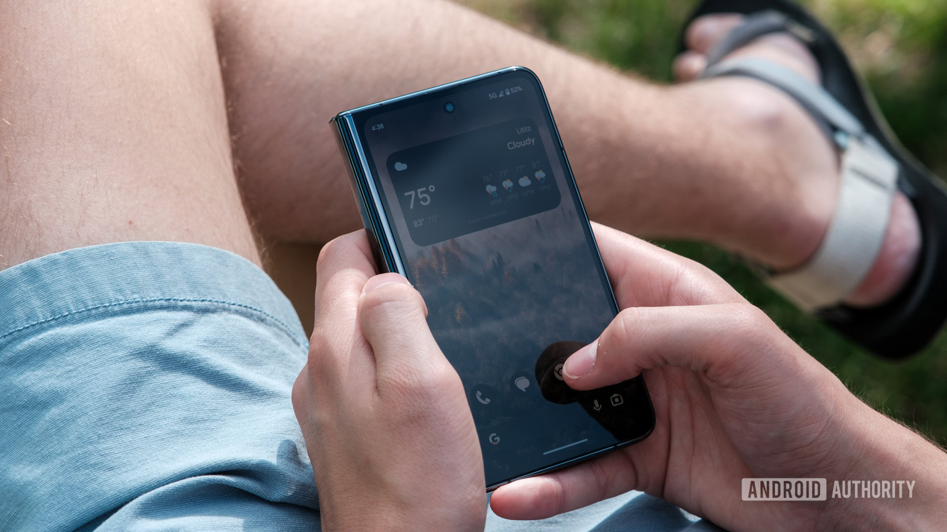 google pixel fold cover screen in hand